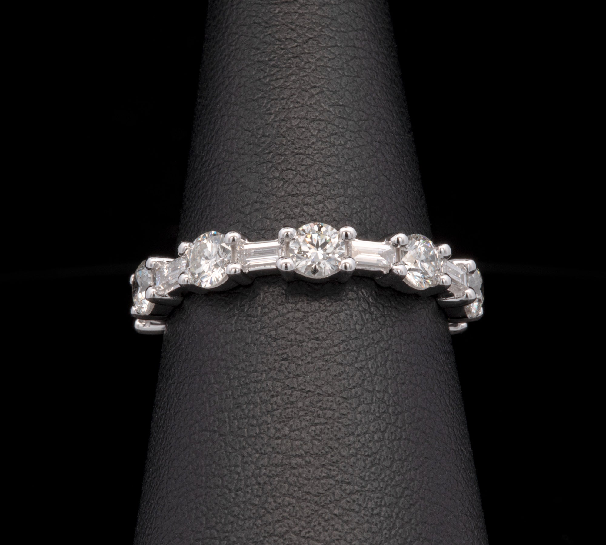 14K White Gold Alternating Baguette And Round Diamond Band
