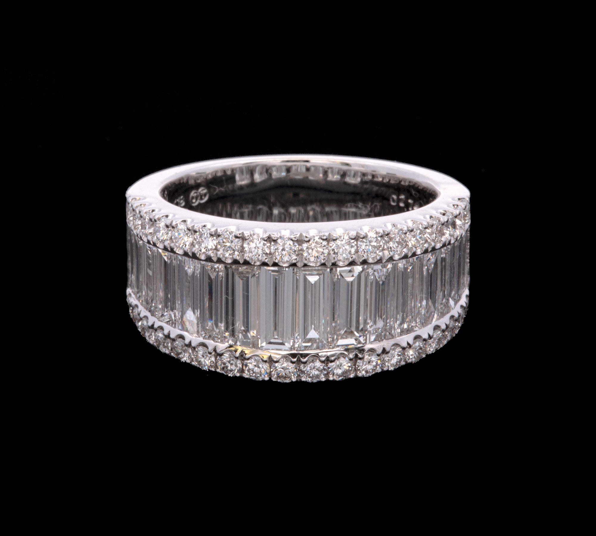 18K White Gold Round And Baguette Diamond Ring
