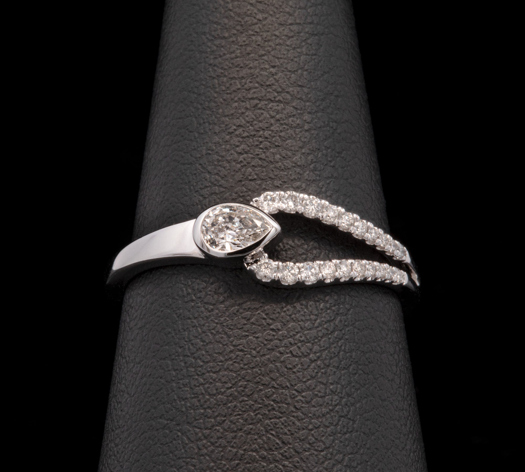 14K White Gold Diamond Ring