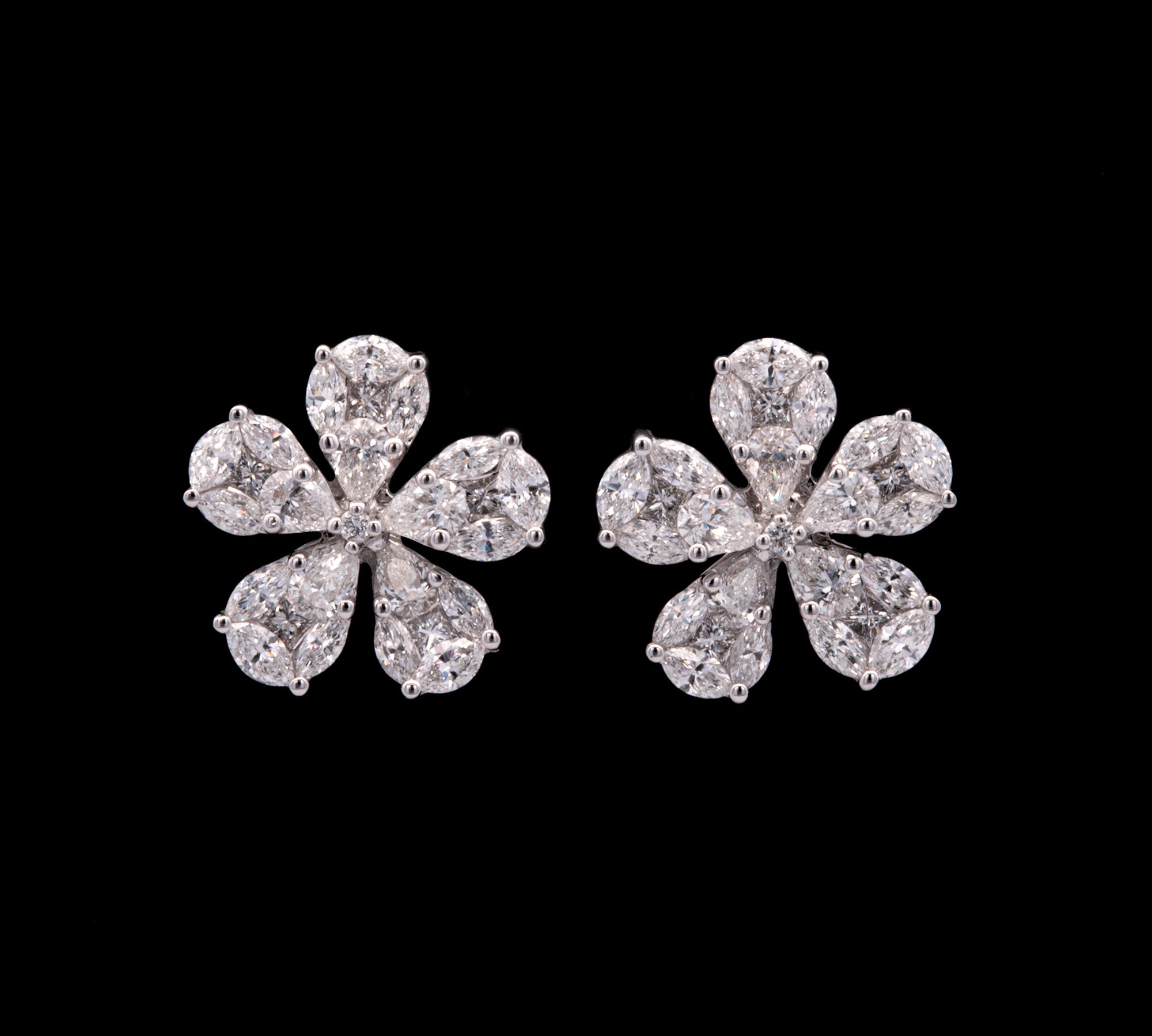 18K White Gold Diamond Flower Stud Earrings