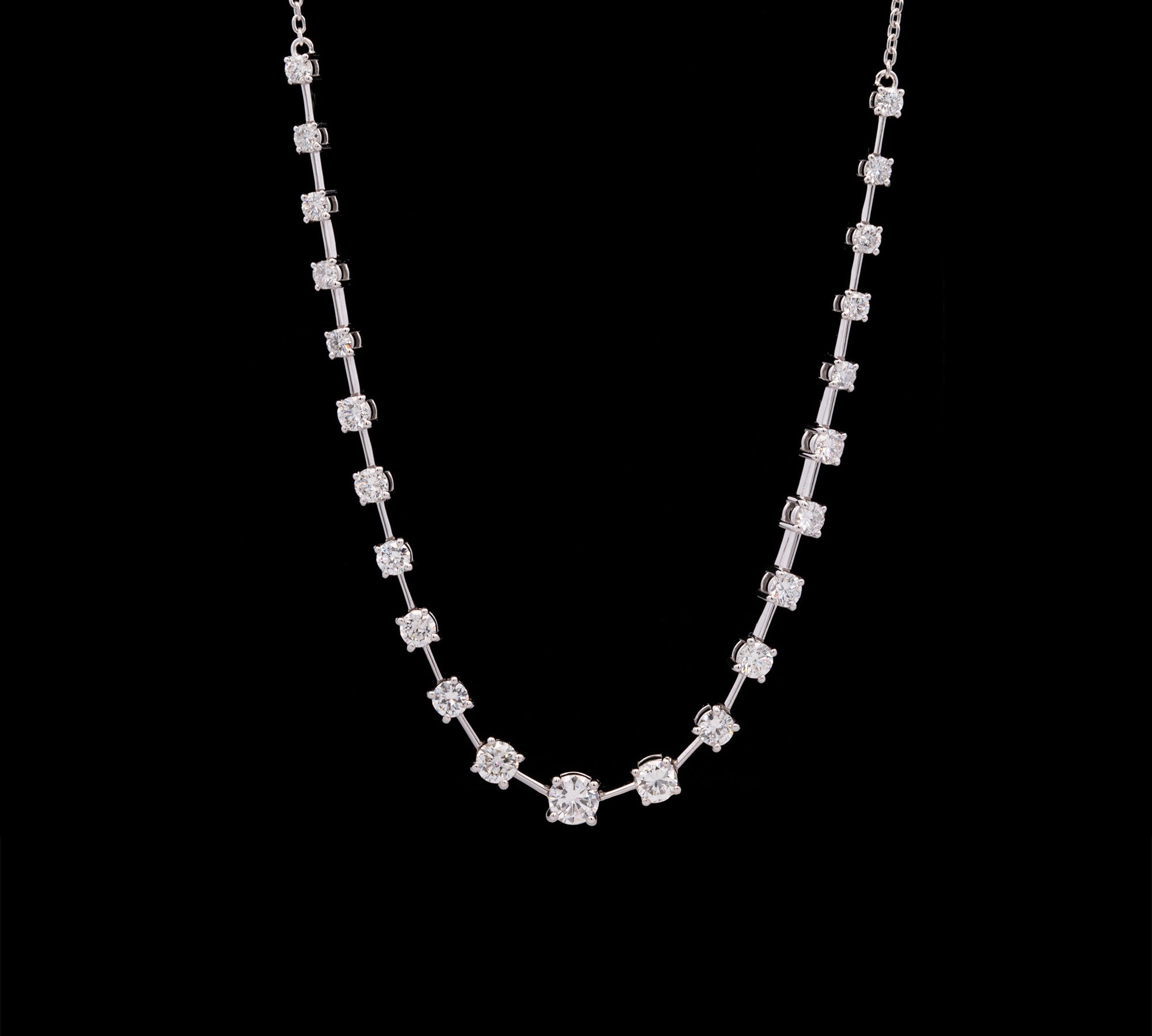 14K White Gold Graduated Diamond Necklace, 17 Inches.