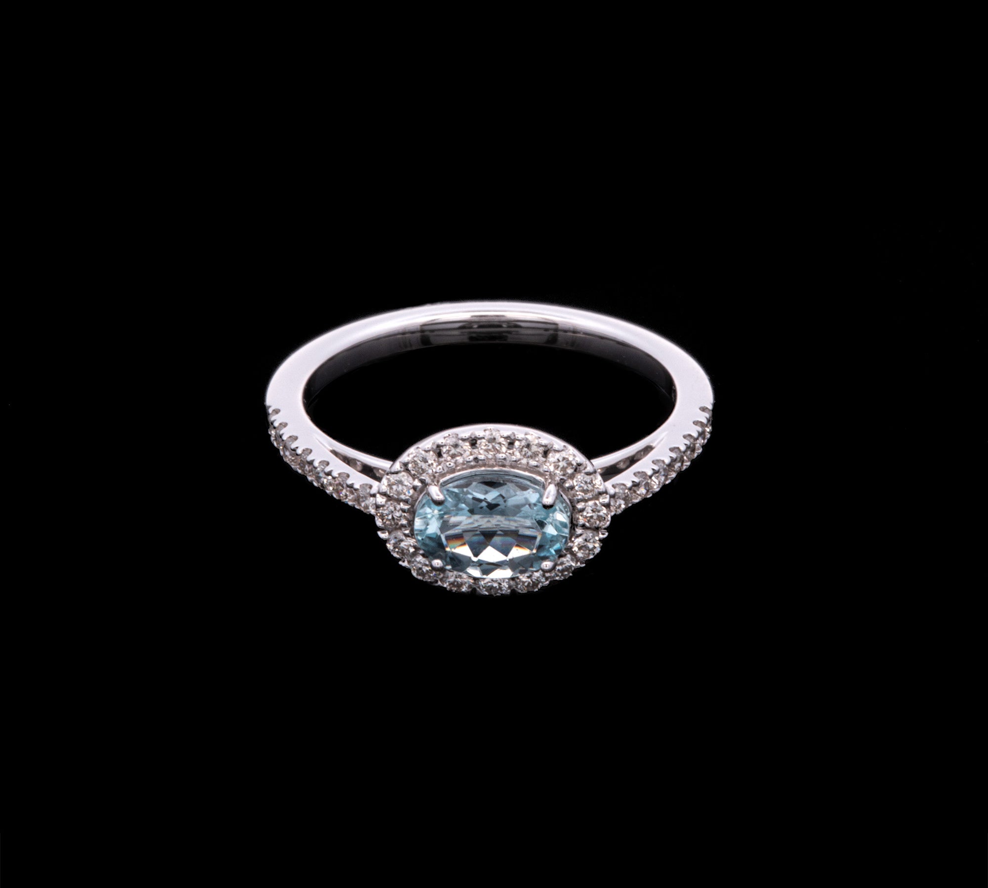 14K White Gold Oval Cut Aquamarine Ring With Diamond Halo