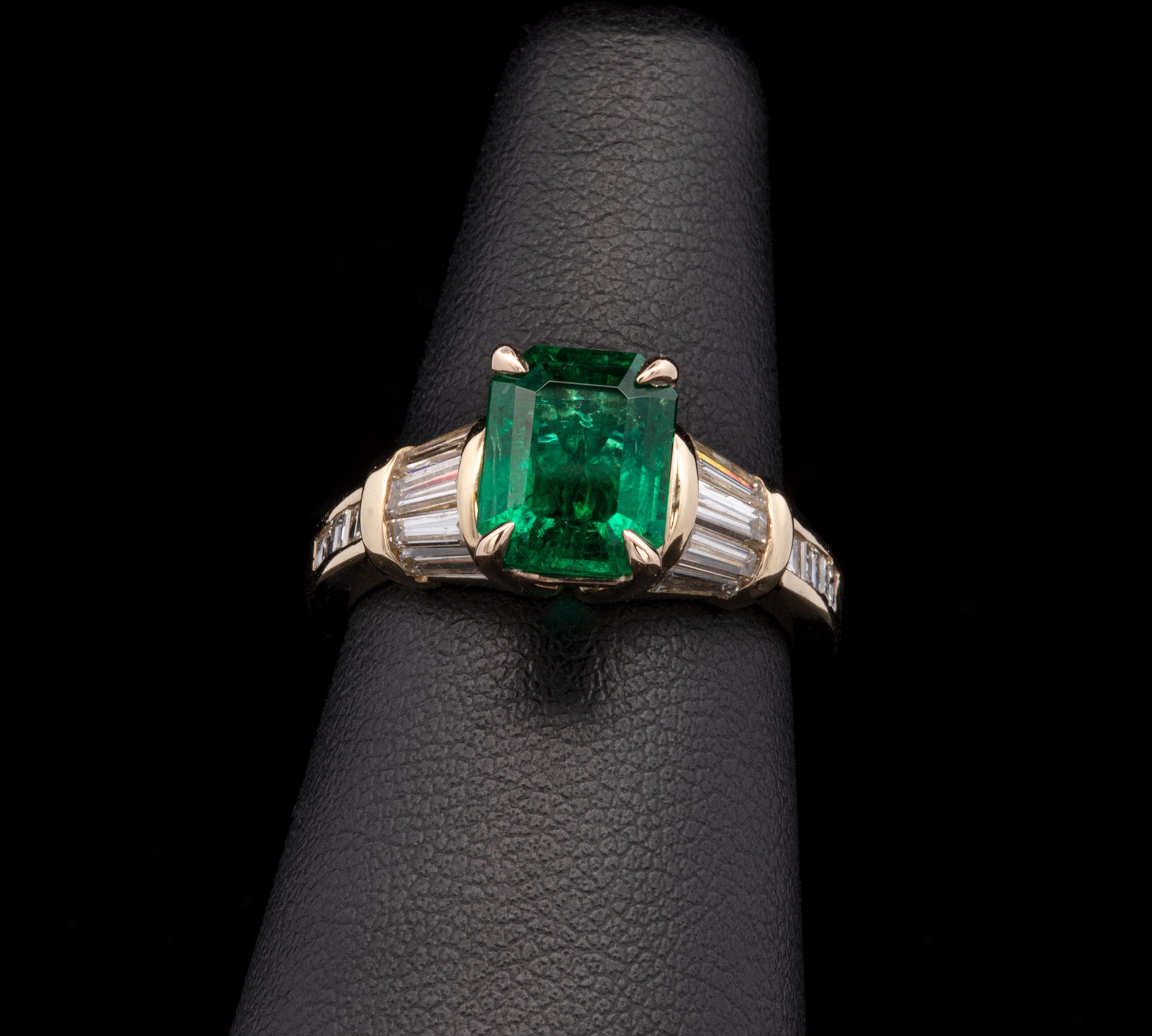 18K Yellow Gold Emerald And Diamond Ring