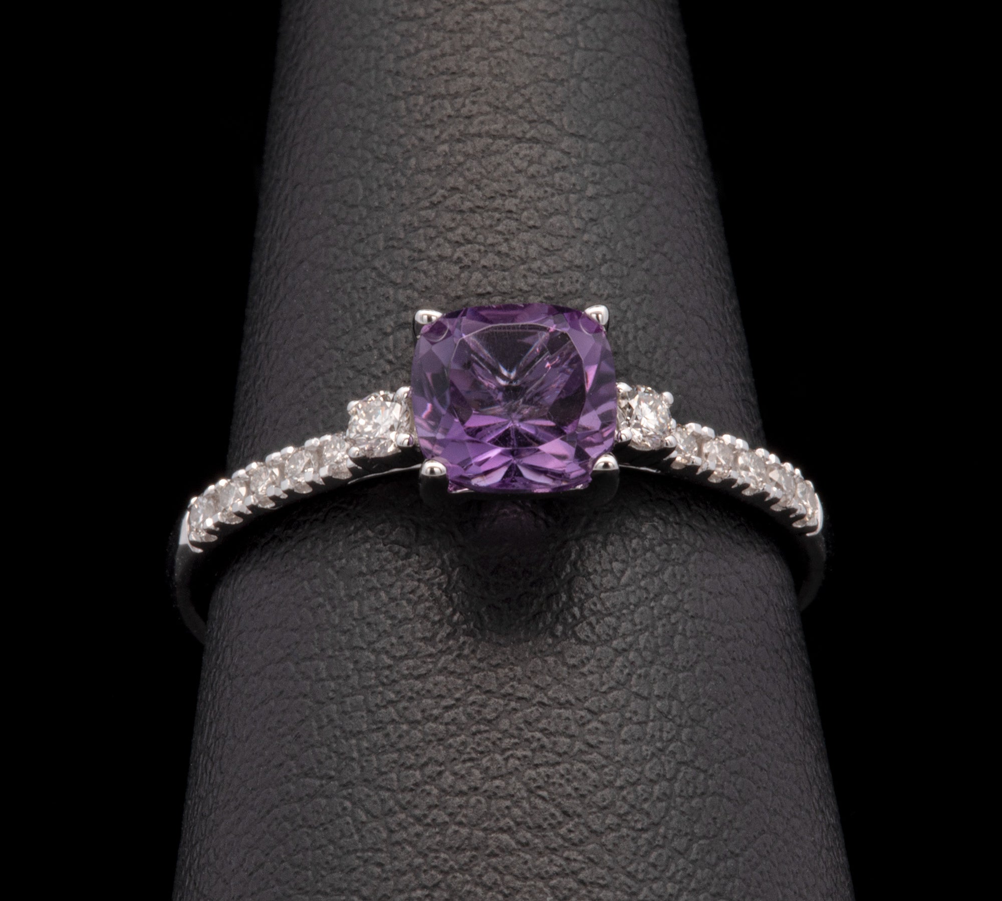 14K White Gold Amethyst And Diamond Ring