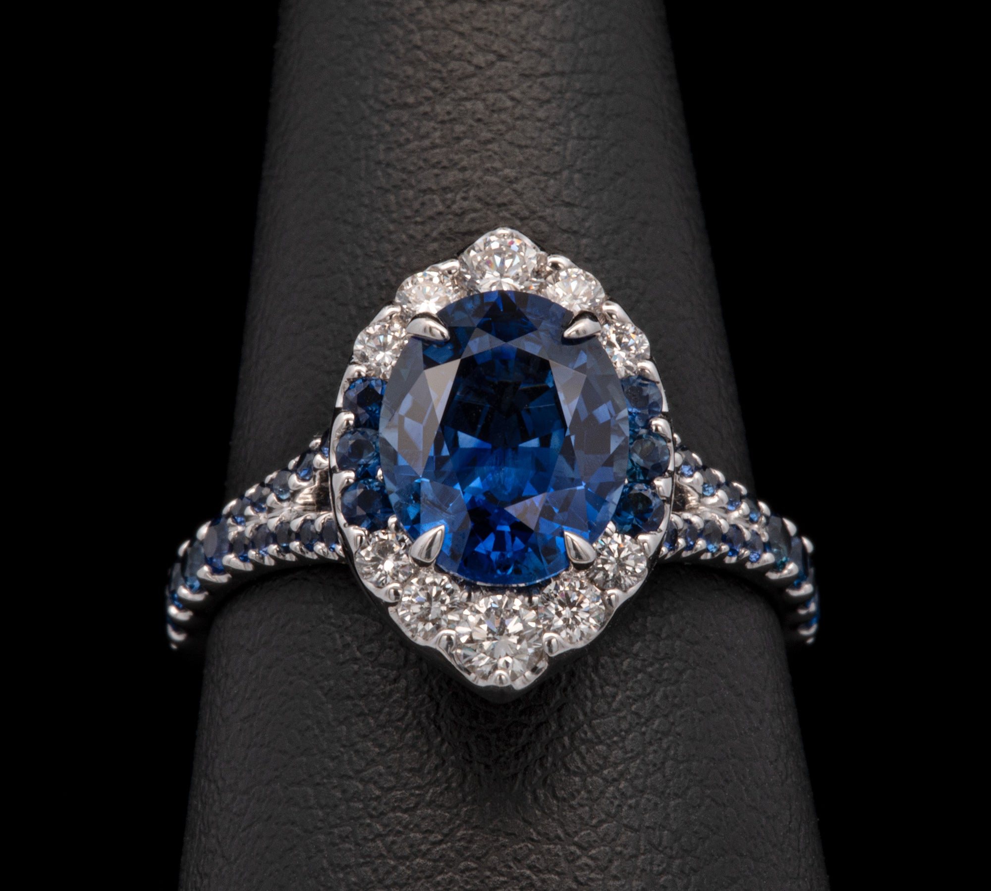 18K White Gold "Danhier" Oval Sapphire And Diamond Cluster Ring