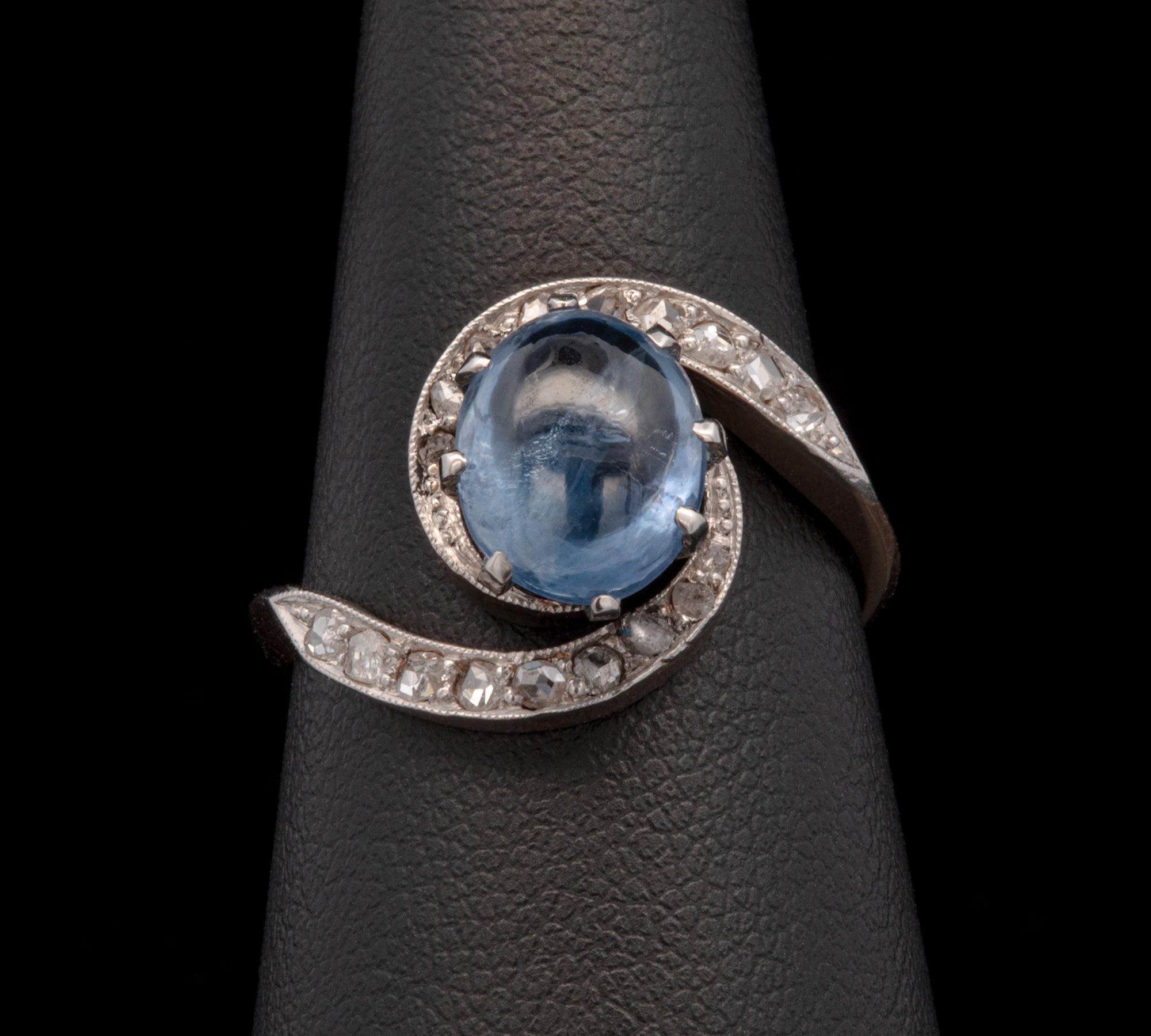 18K Yellow Gold And Platinum Edwardian Cabochon Sapphire And Rose Cut Diamond Swirl Ring