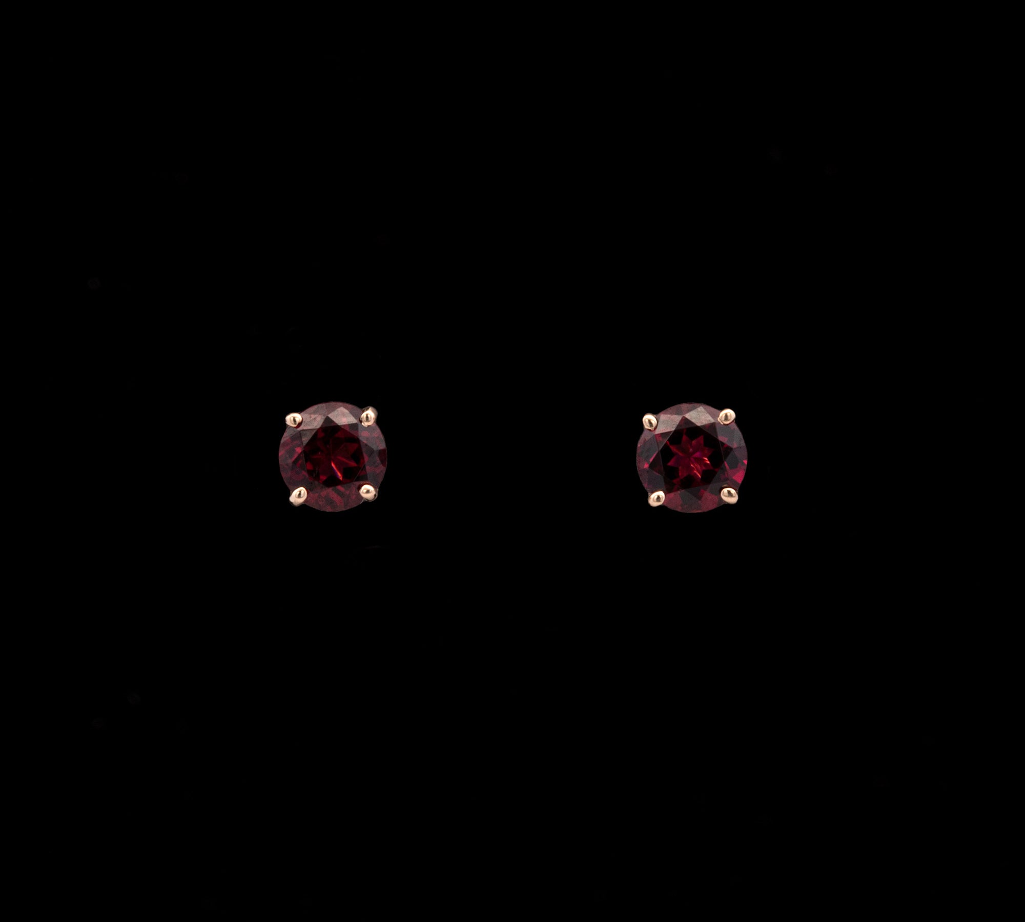 14K Yellow Gold 1.25ctw Garnet Stud Earrings
