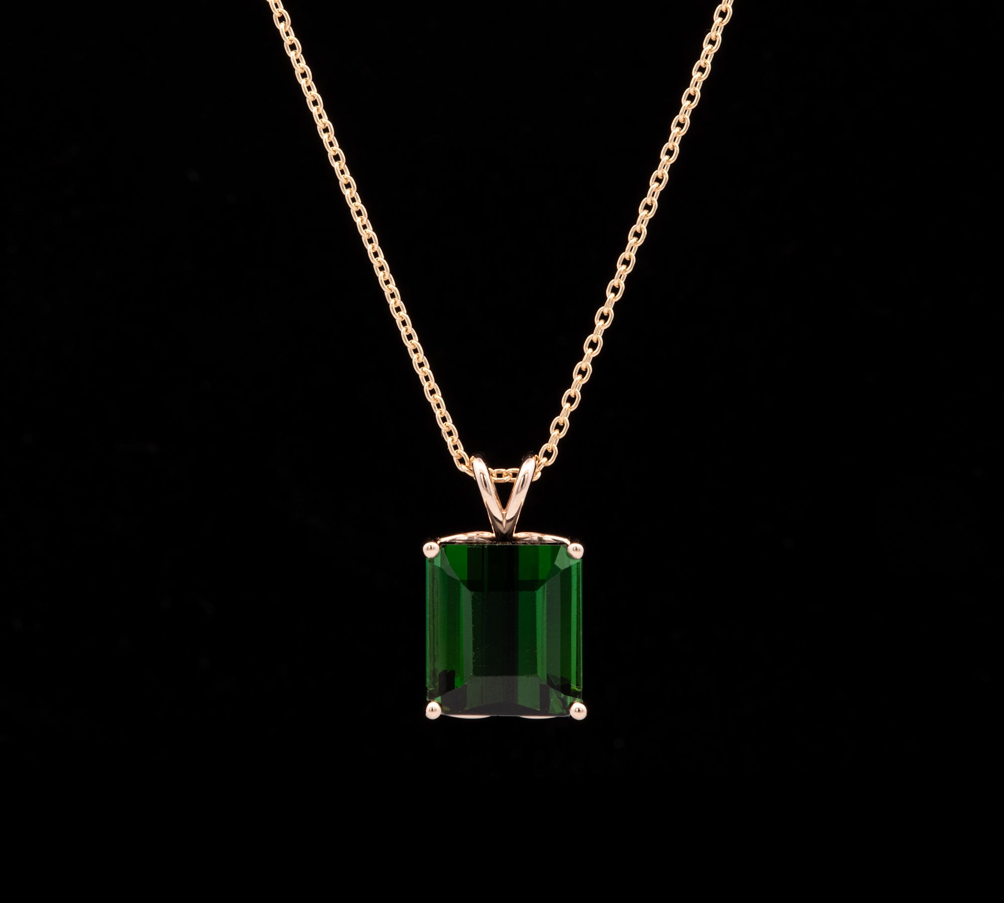 14K Yellow Gold Green Tourmaline Pendant With 18 Inch Cable Chain