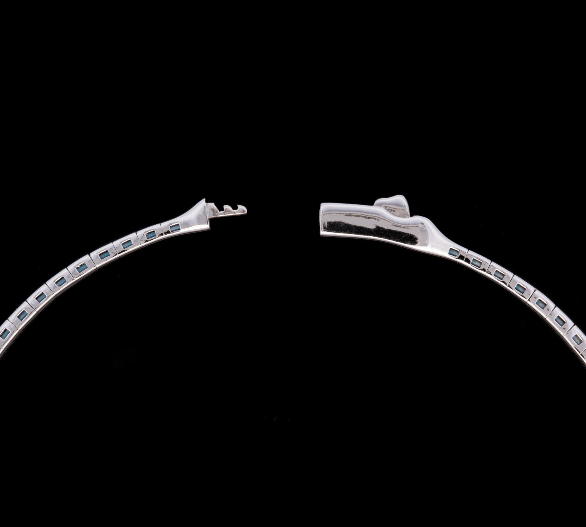 18K White Gold Sapphire And Diamond Flexible Bracelet