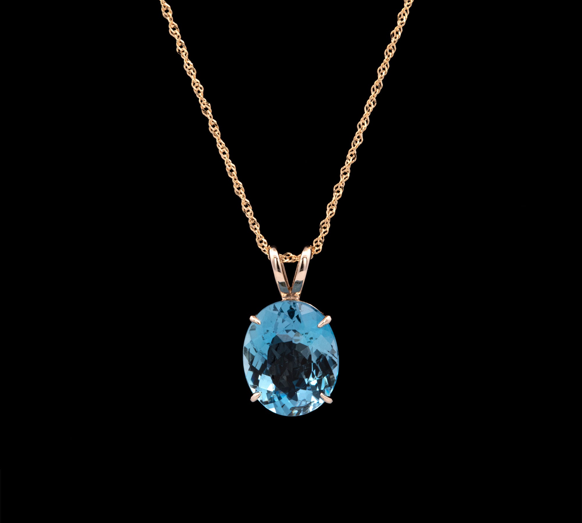14K Yellow Gold Oval Aquamarine Pendant With 16 Inch Chain