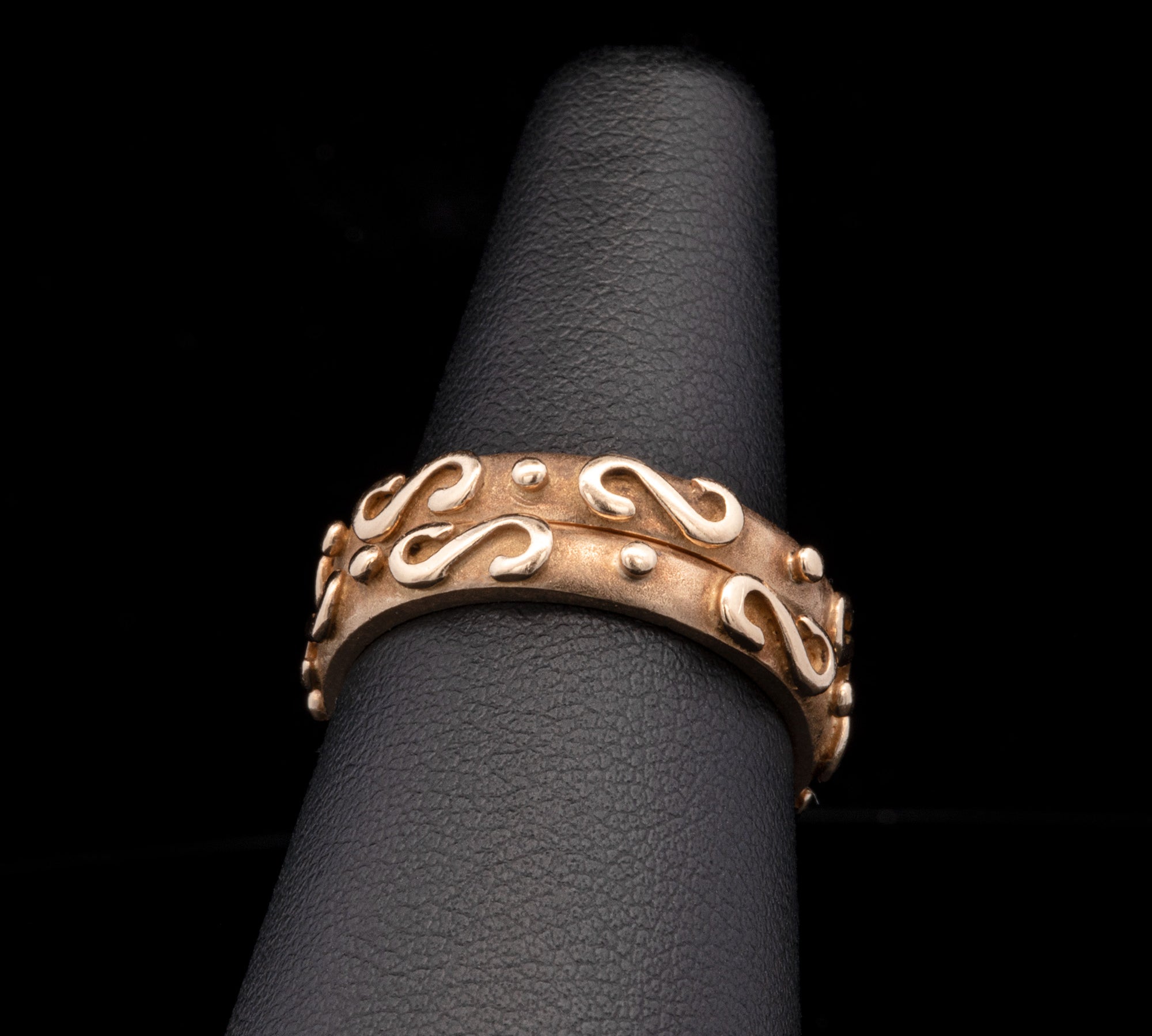 18K Yellow Gold Antique European Wedding Band