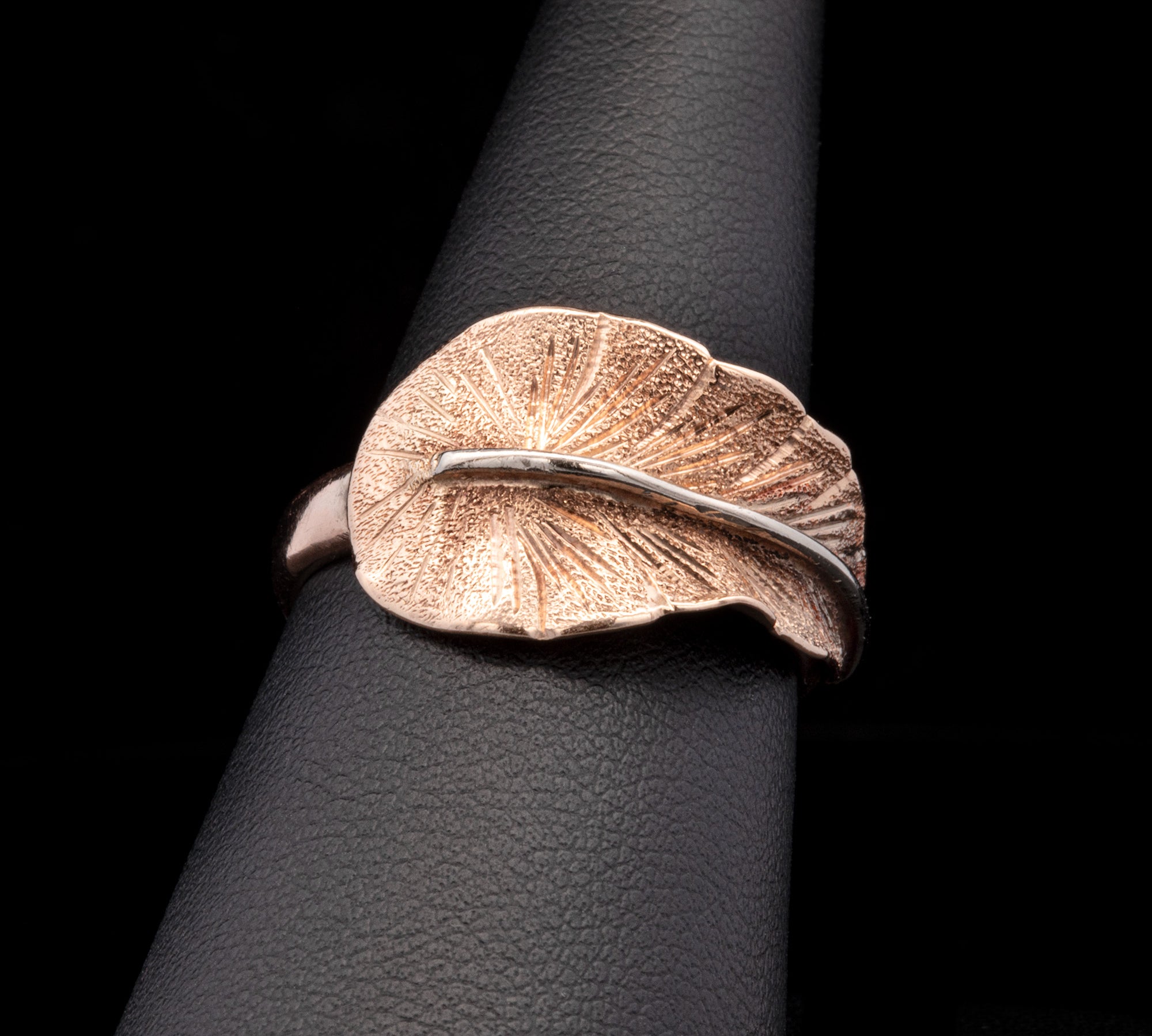 14K Yellow Gold Leaf Motif Ring