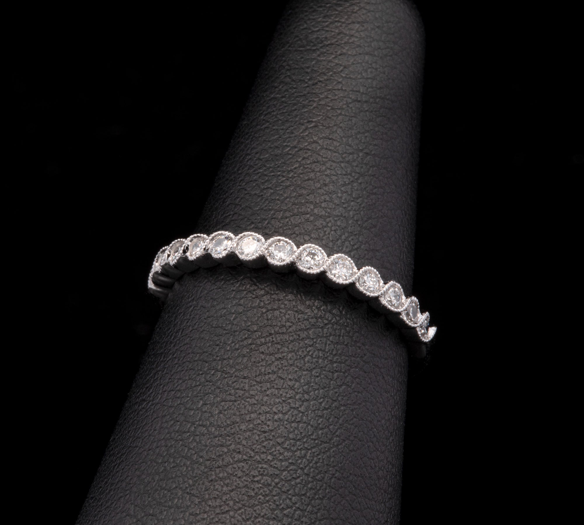 14K White Gold 0.25ctw Diamond Band With Milgain Edge