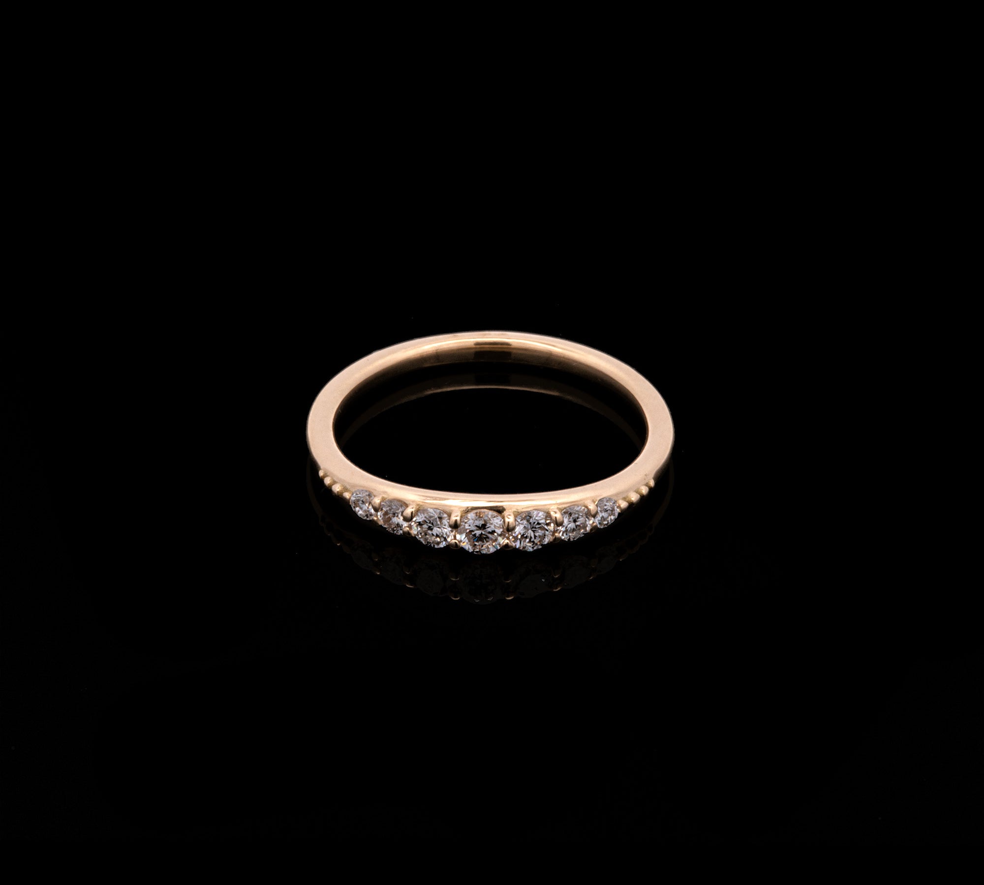 Custom 18K Yellow Gold Graduated Seven Diamond Antique-Style Wedding Band