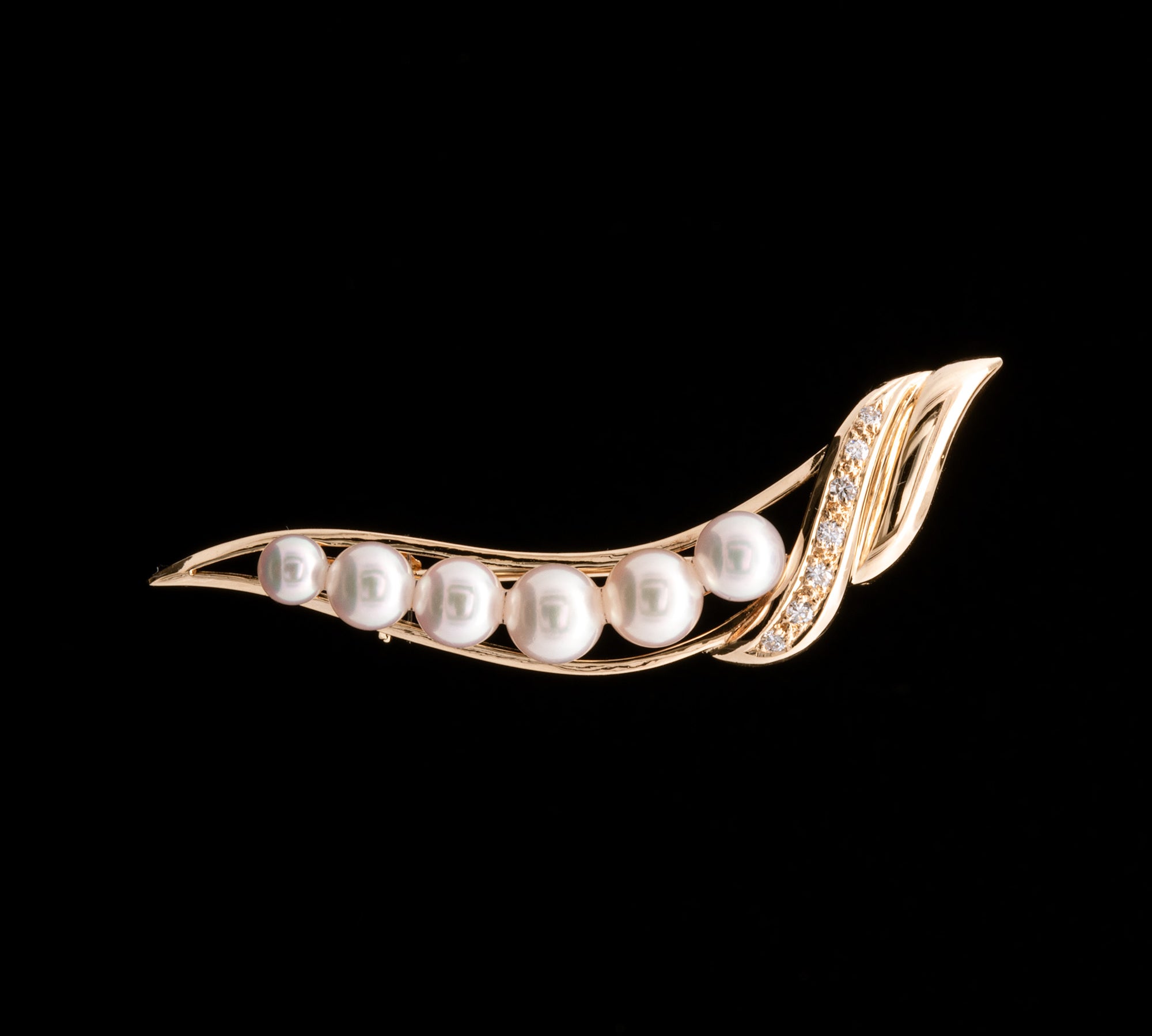 14K Yellow Gold Pearl And Diamond Pin