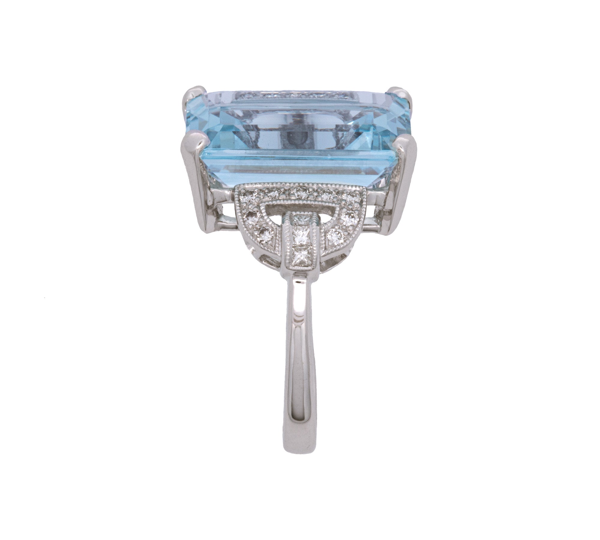 18K White Gold Rectangular Aquamarine And Diamond Ring