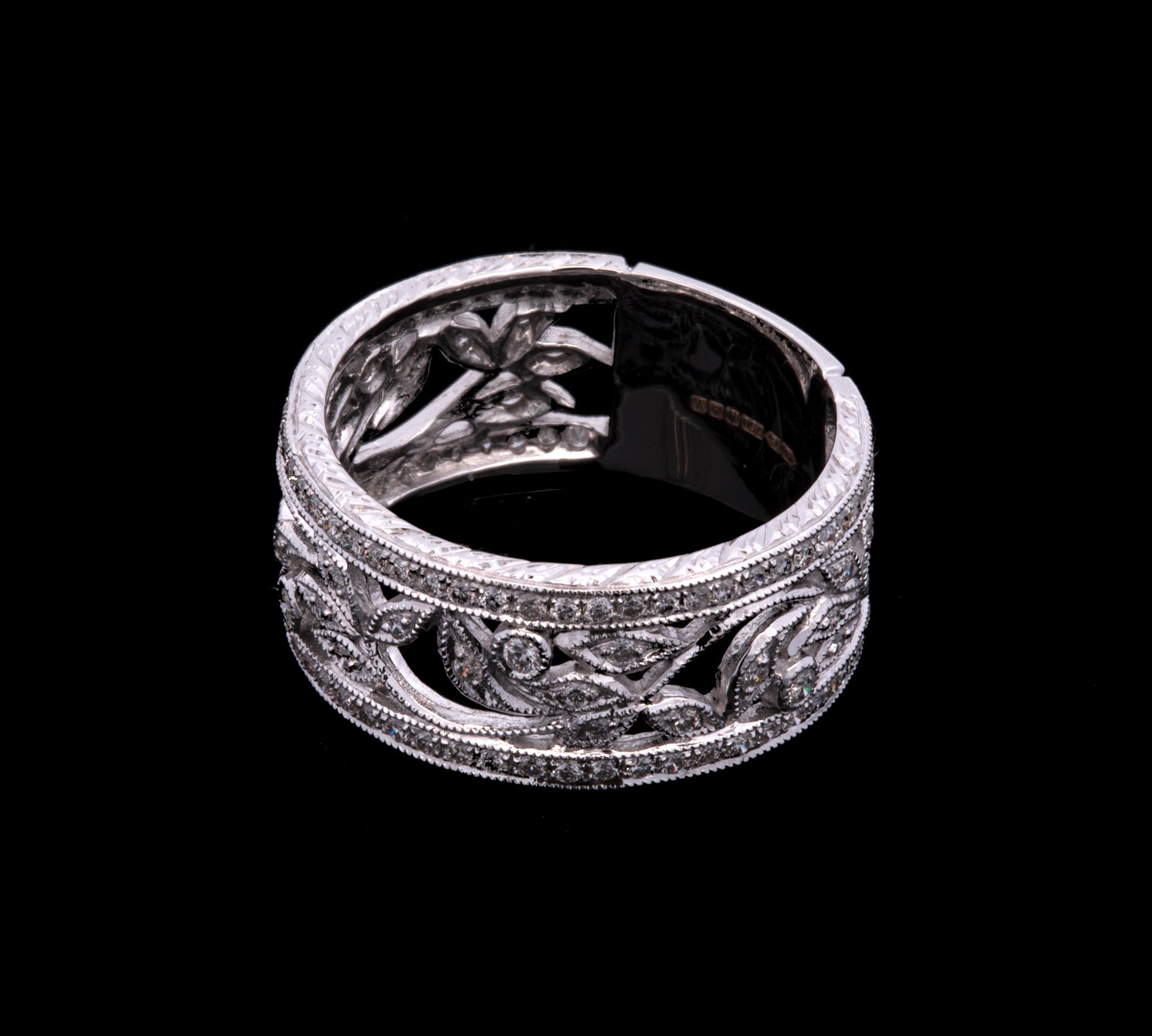18K White Gold Wide Leaf Diamond Band